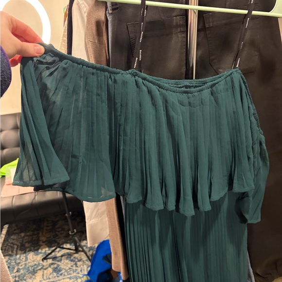 Soieblu Pleated Emerald Maxi Dress - Picture 4 of 6